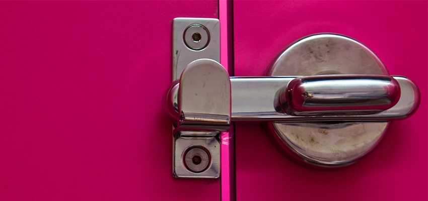 Childproof Gate Lock in Rancho Murieta, California